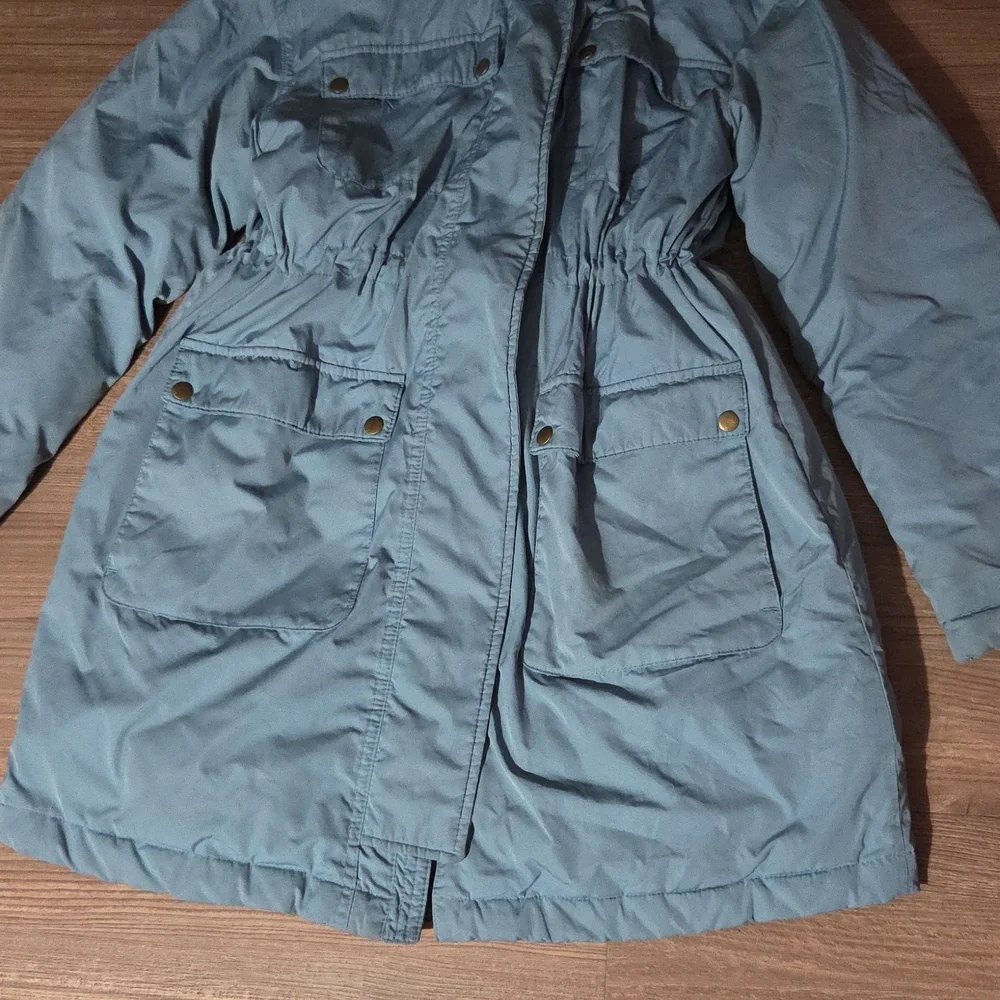 Universal Thread Water Resistant Jacket - Picture 2 of 4